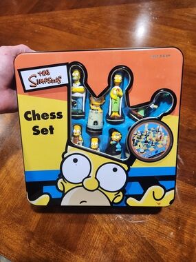 90's The Simpsons Chess Set - Orange and Yellow Collector’s Tin